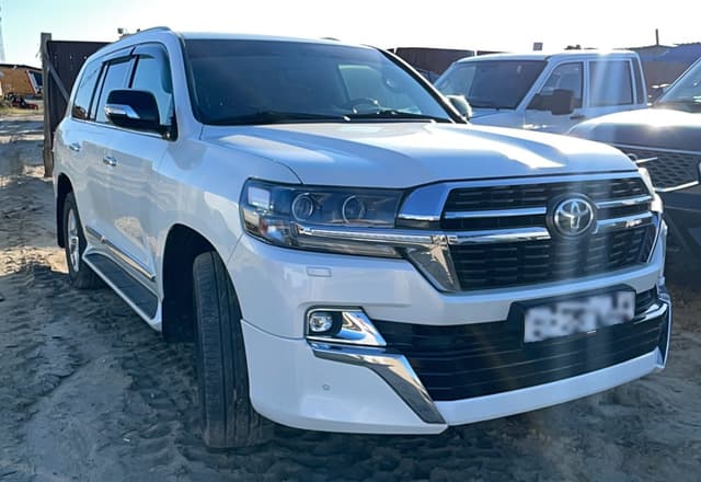 Toyota Land Cruiser 200 - 2