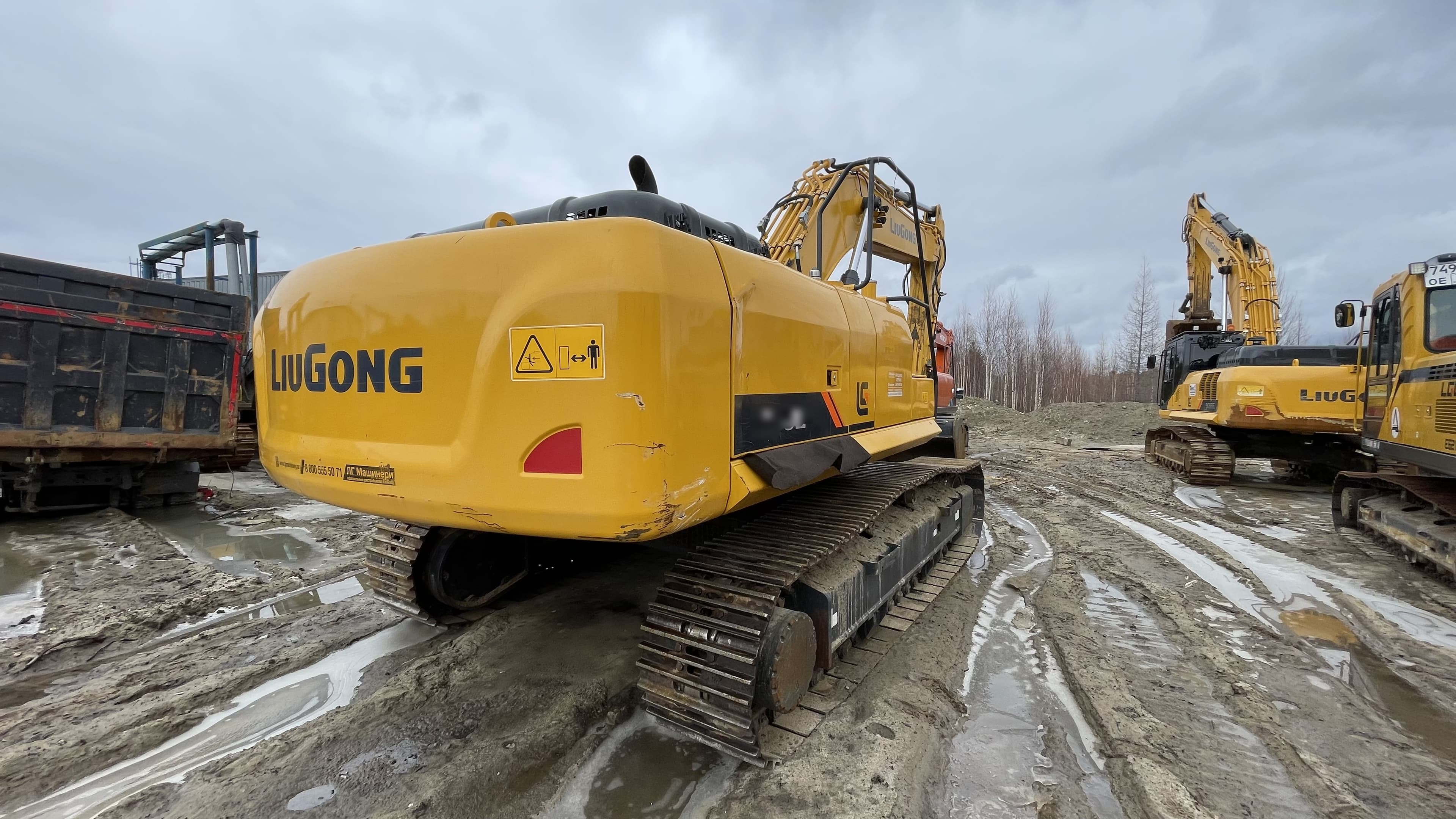 Liugong CLG933 Экскаватор - 3