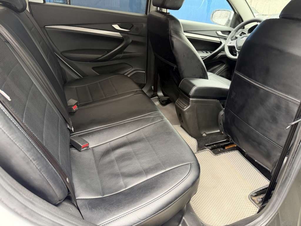 Lada Vesta седан - 9