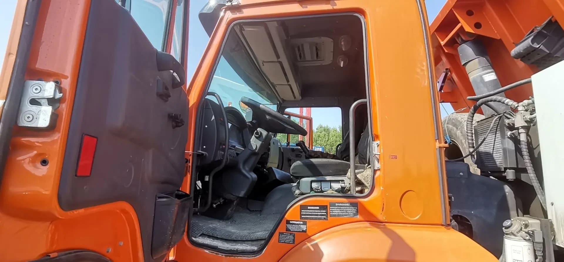Ряжский Авторемонтный Завод МК-4534 на шасси КамАЗ 6520 6x4 КДМ - 4