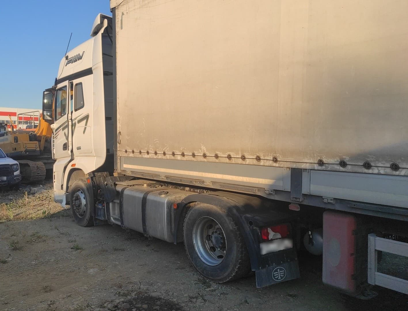FAW J7 4x2 Седельный тягач - 4