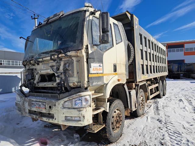 FAW CA 3310 8x4 Самосвал - 1