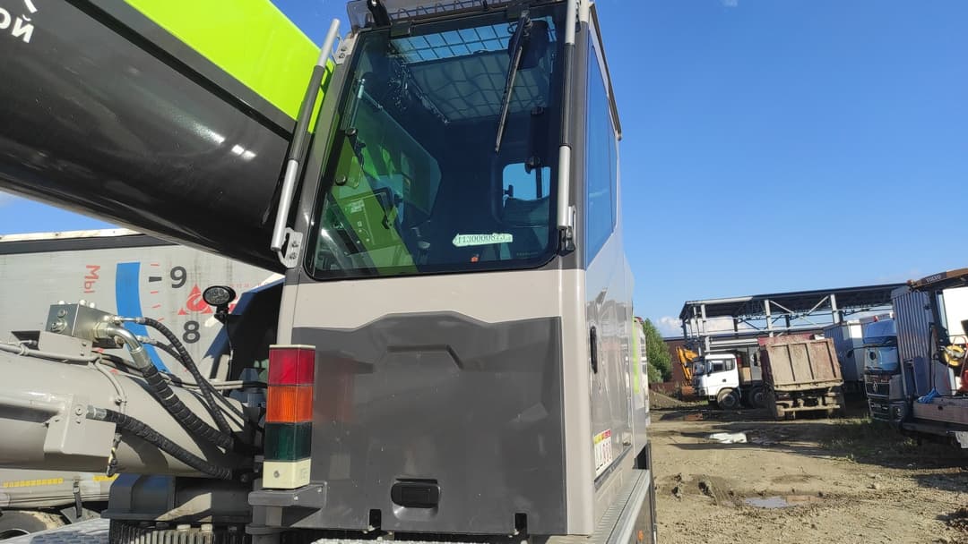 Zoomlion ZTC* 6x4 Автокран - 6