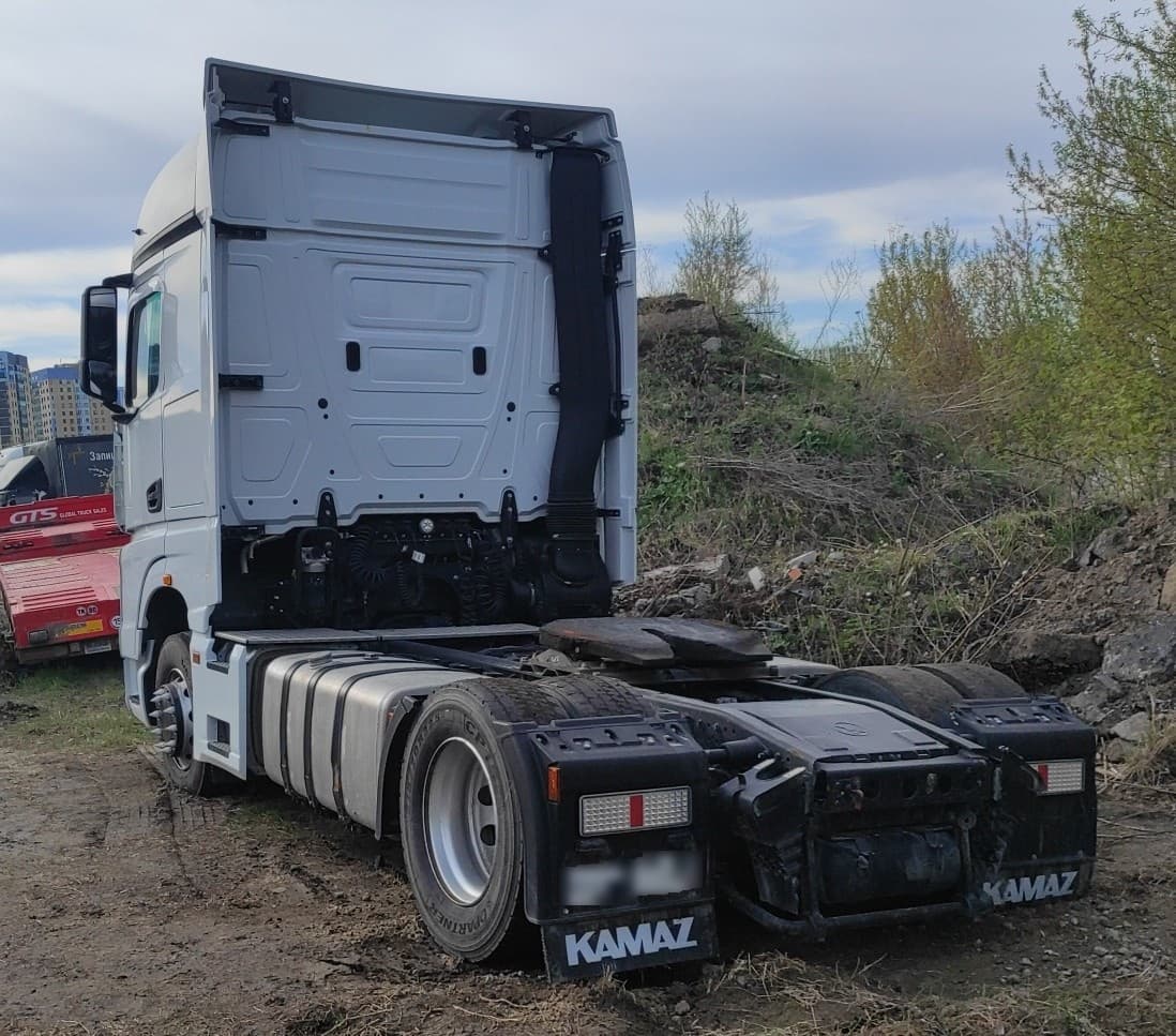 Камаз 54901 4x2 Седельный тягач - 4