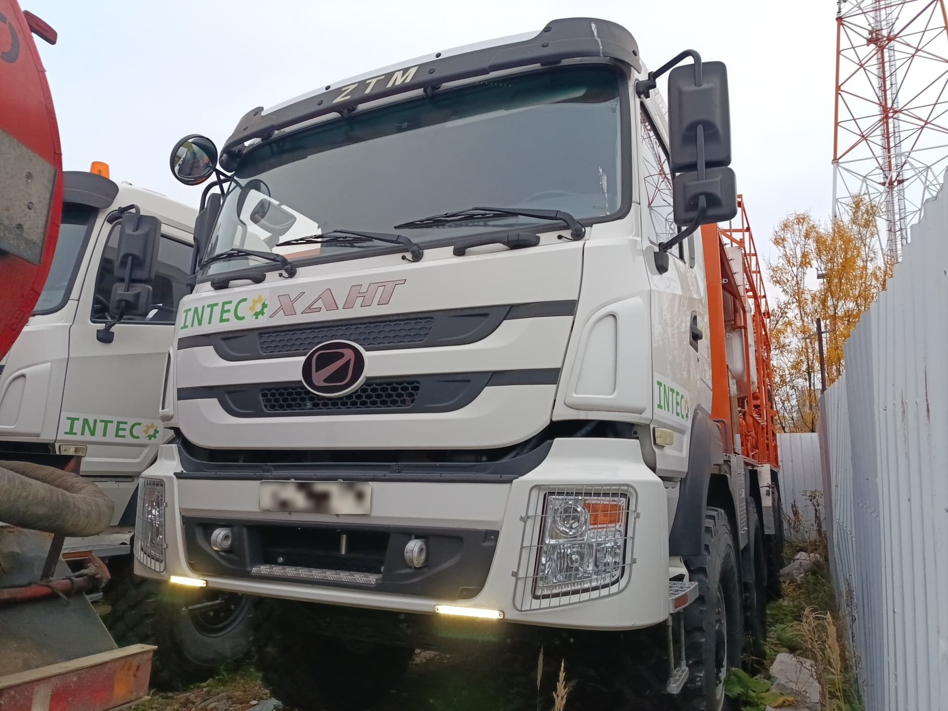 Хант 8051* на шасси ХАНТ 8x8 Агрегат цементировочный - 1