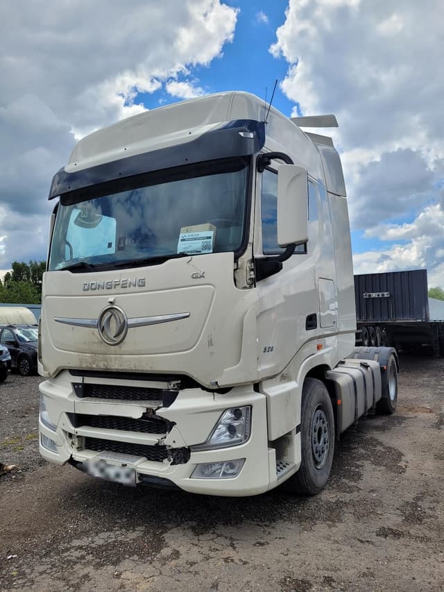 Dongfeng DFH 4x2 Седельный тягач - 1