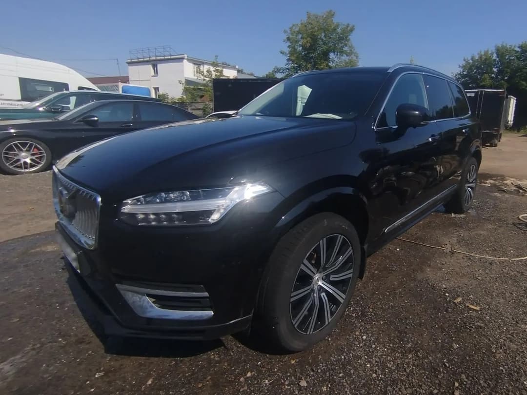 Volvo XC90 - 1