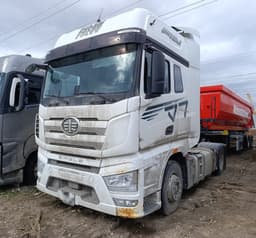 FAW J7 4x2 Седельный тягач - 1