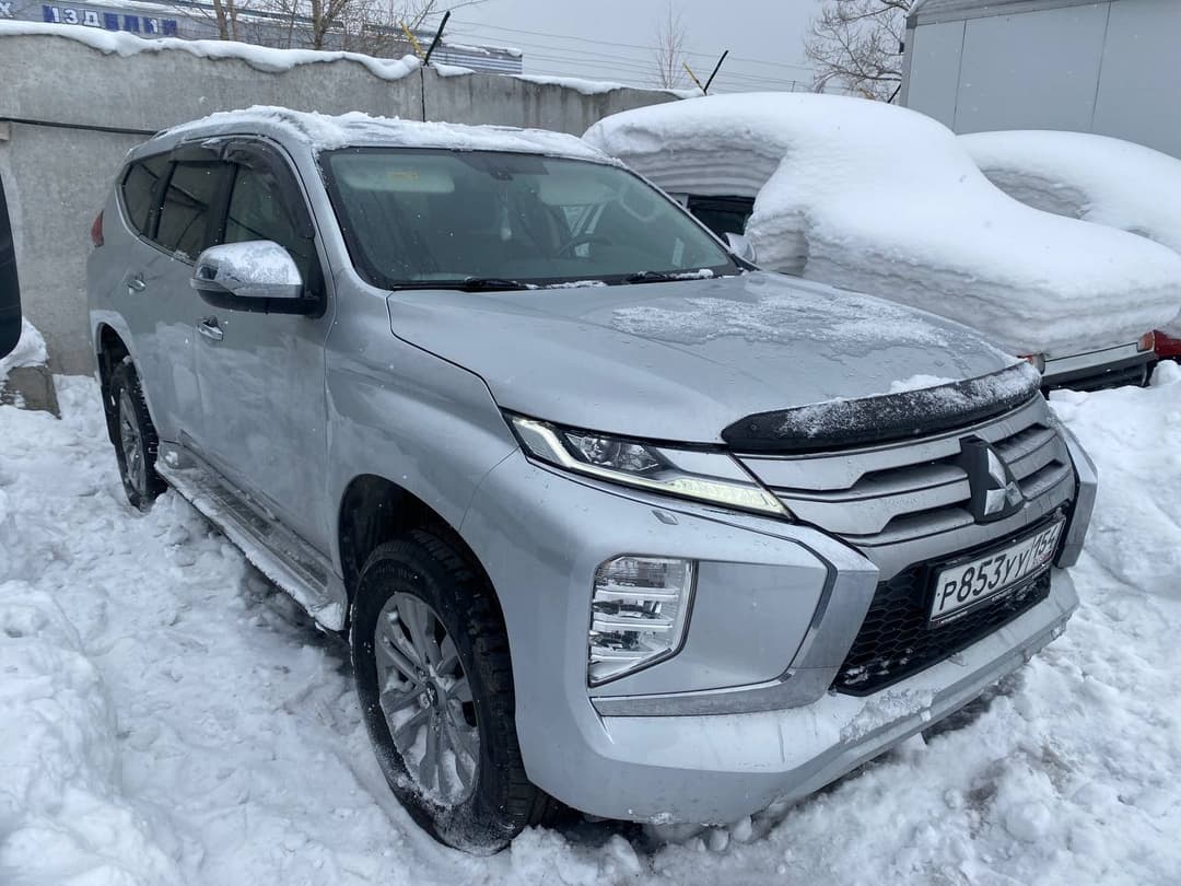 Mitsubishi Pajero Sport - 2