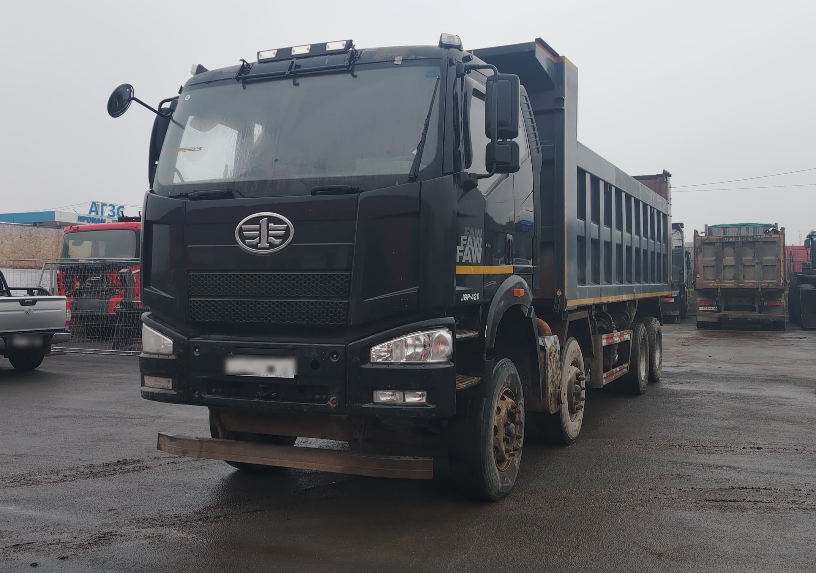 FAW CA 3310 8x4 Самосвал - 1