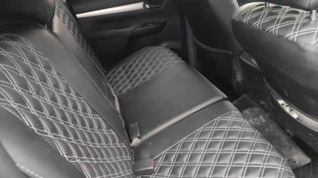 Toyota Hilux - 8