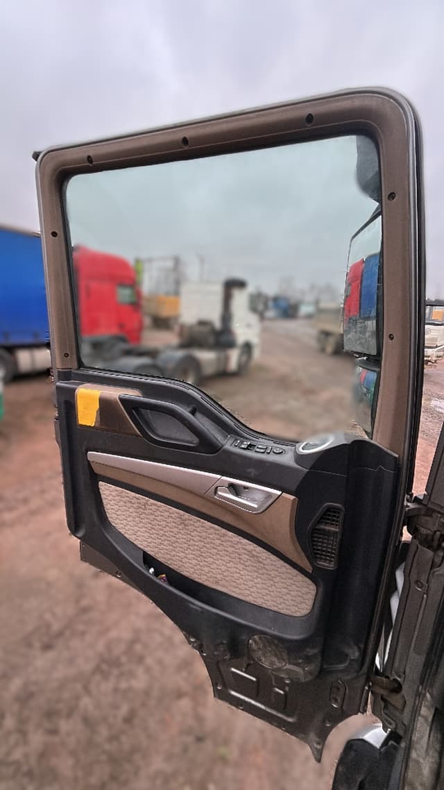 Howo T5G 6x4 Бортовой с КМУ - 8