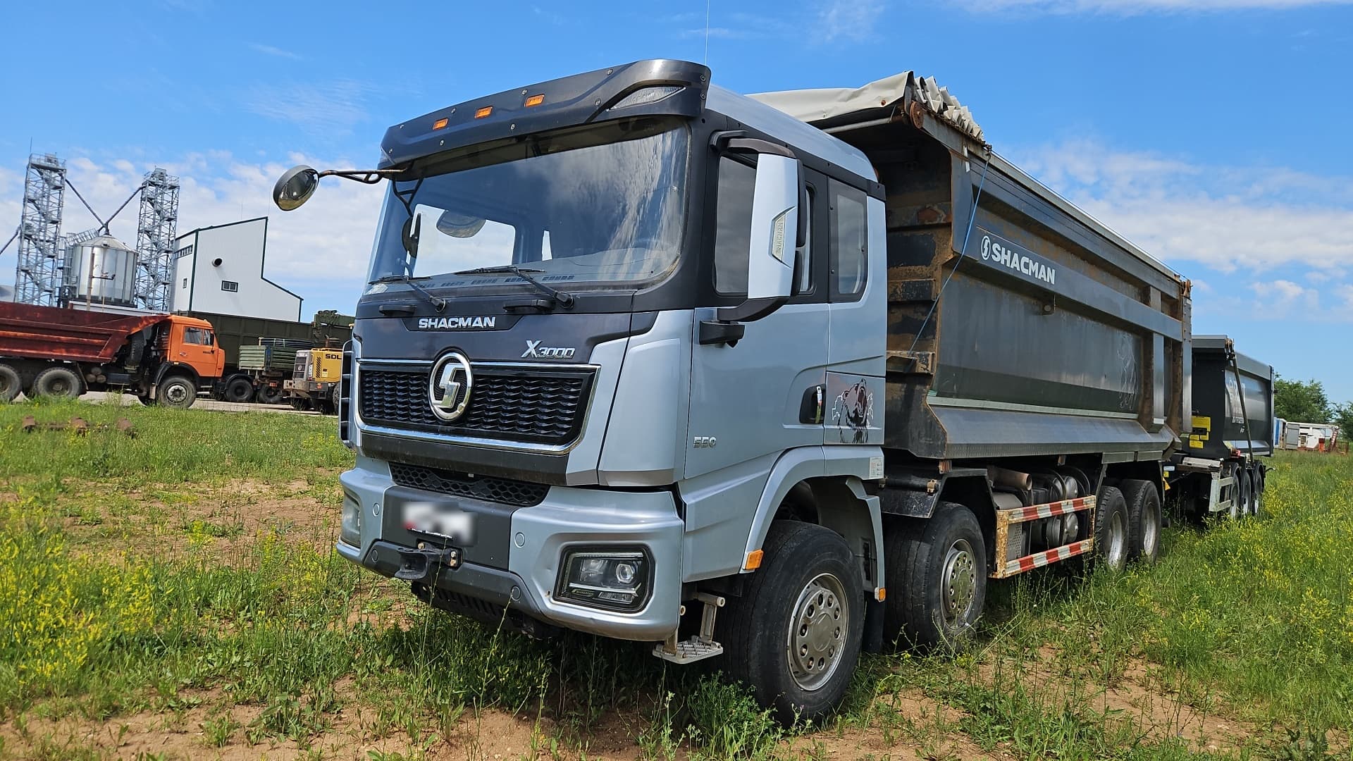Shacman (Shaanxi) SX* 8x4 Самосвал - 1