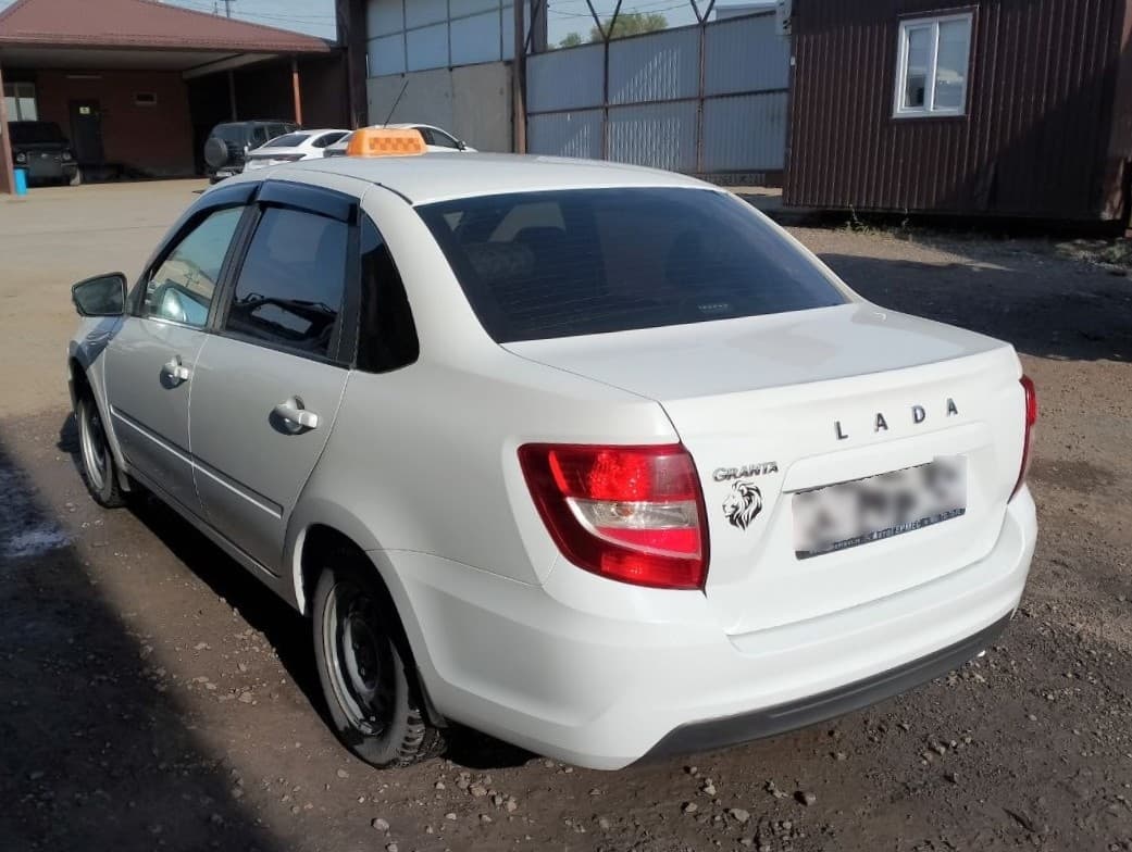 Lada Granta седан - 4