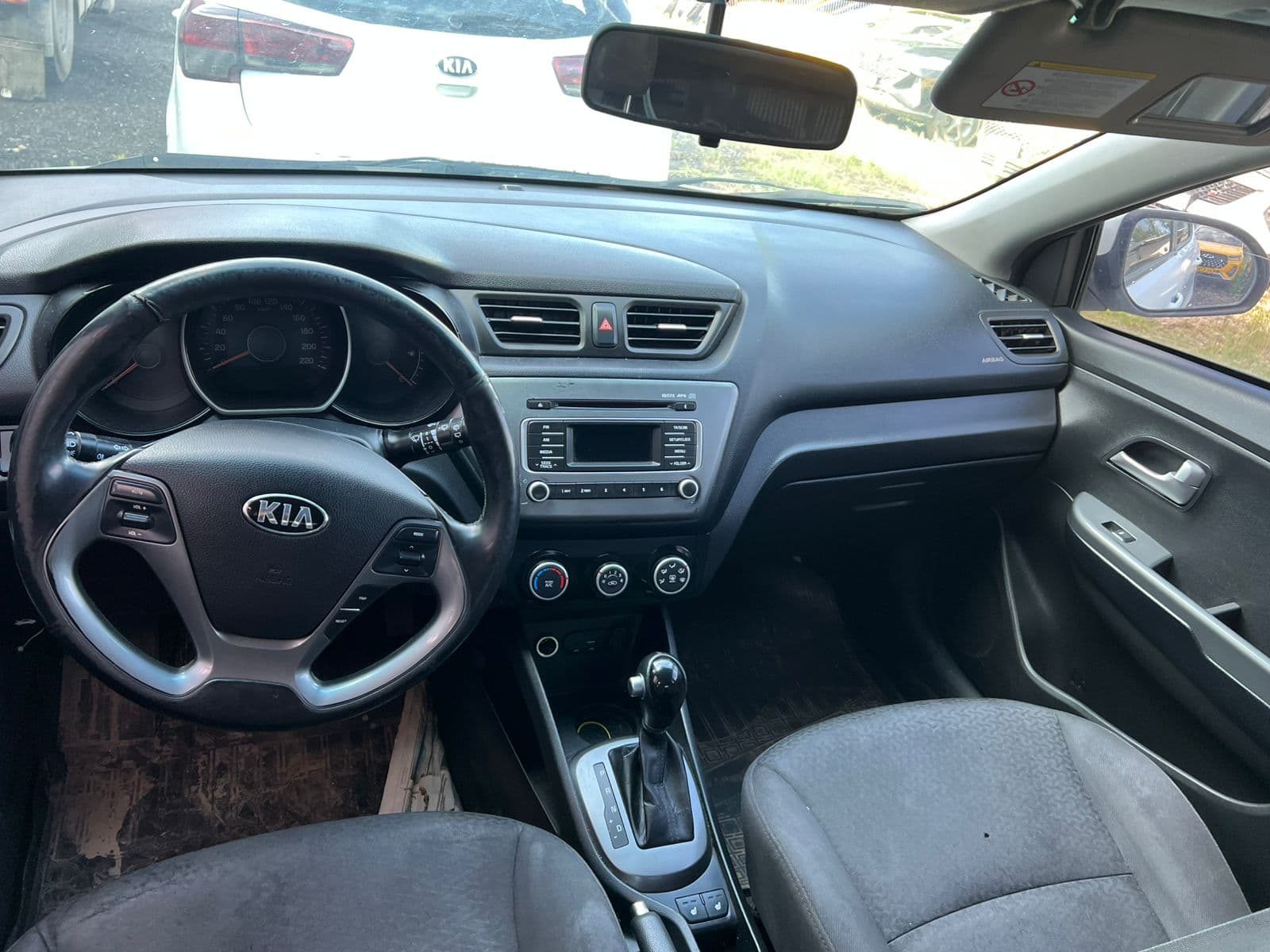 KIA Rio - 5