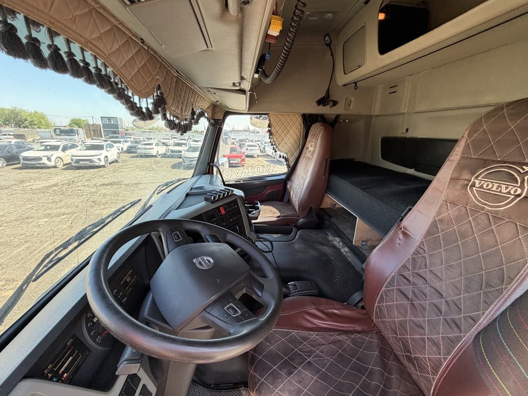 Volvo FM 6x4 Седельный тягач - 6