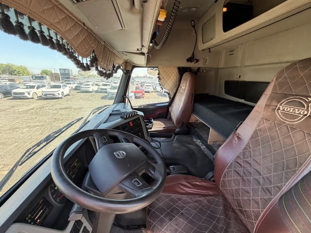 Volvo FM 6x4 Седельный тягач - 6