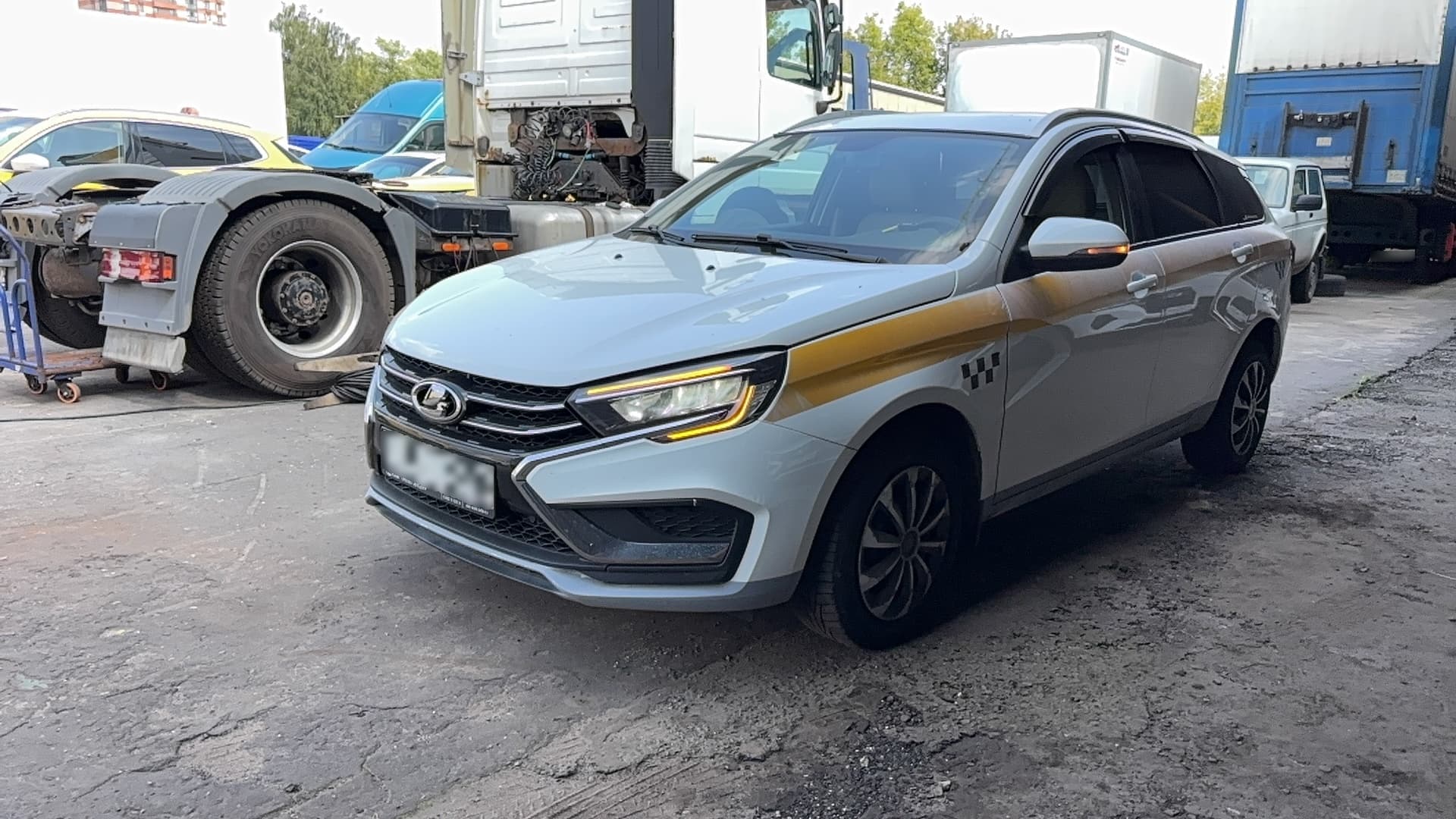 Lada Vesta SW - 1