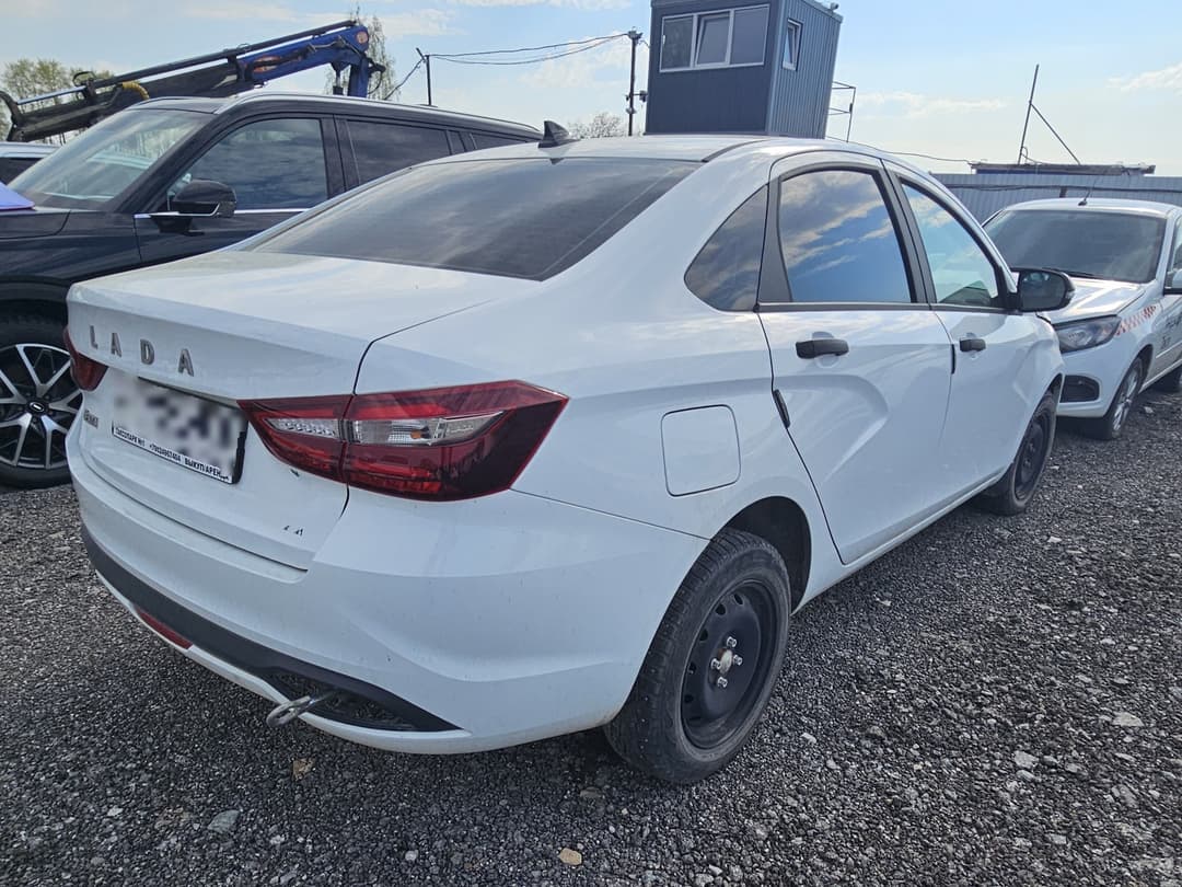 Lada Vesta седан - 3
