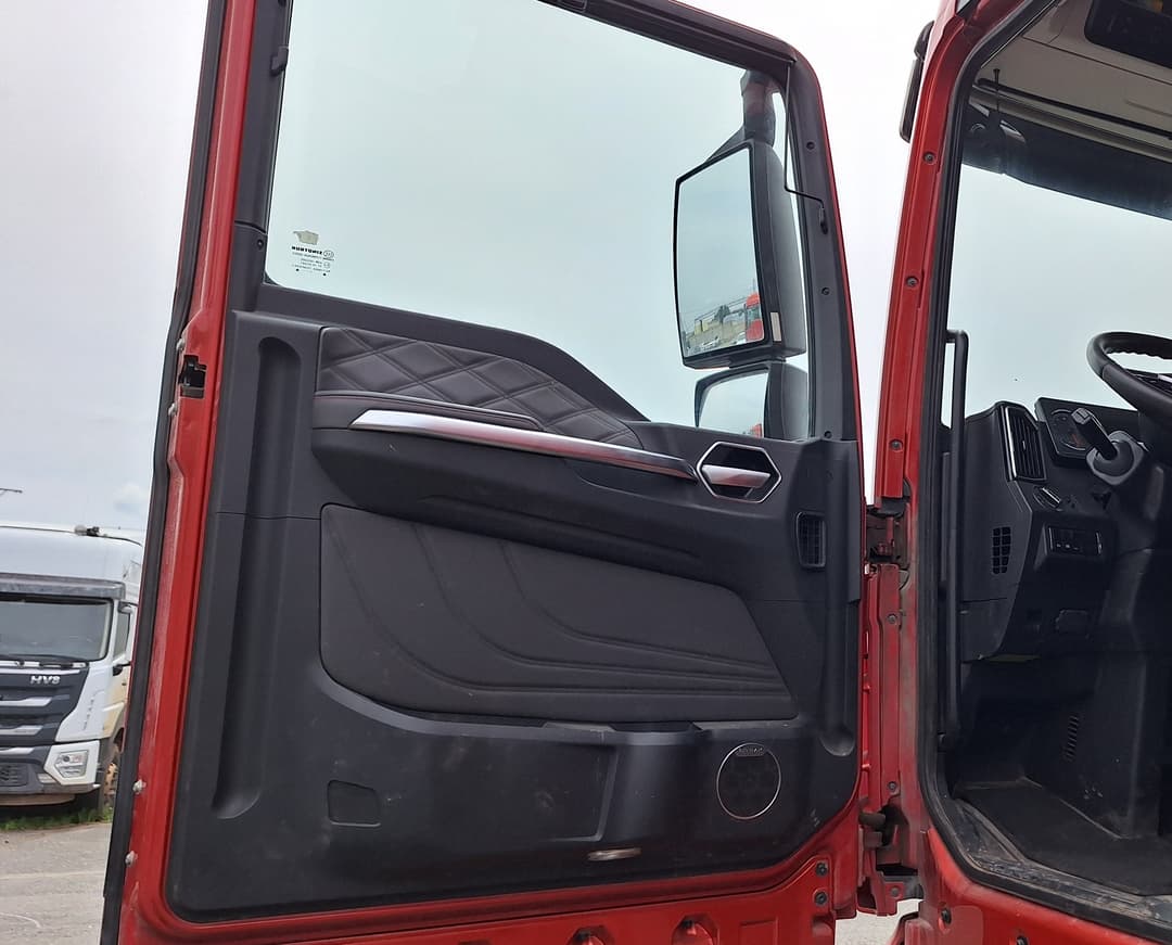 Sitrak C7H 4x2 Седельный тягач - 8