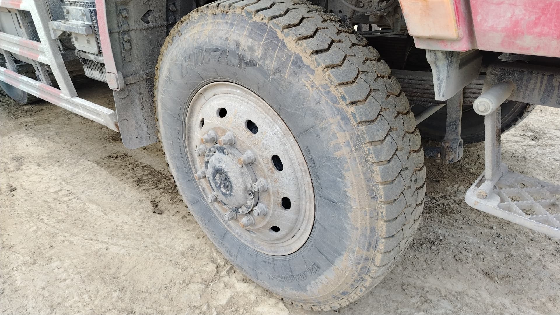 Shacman (Shaanxi) SX* 6x6 Самосвал - 10