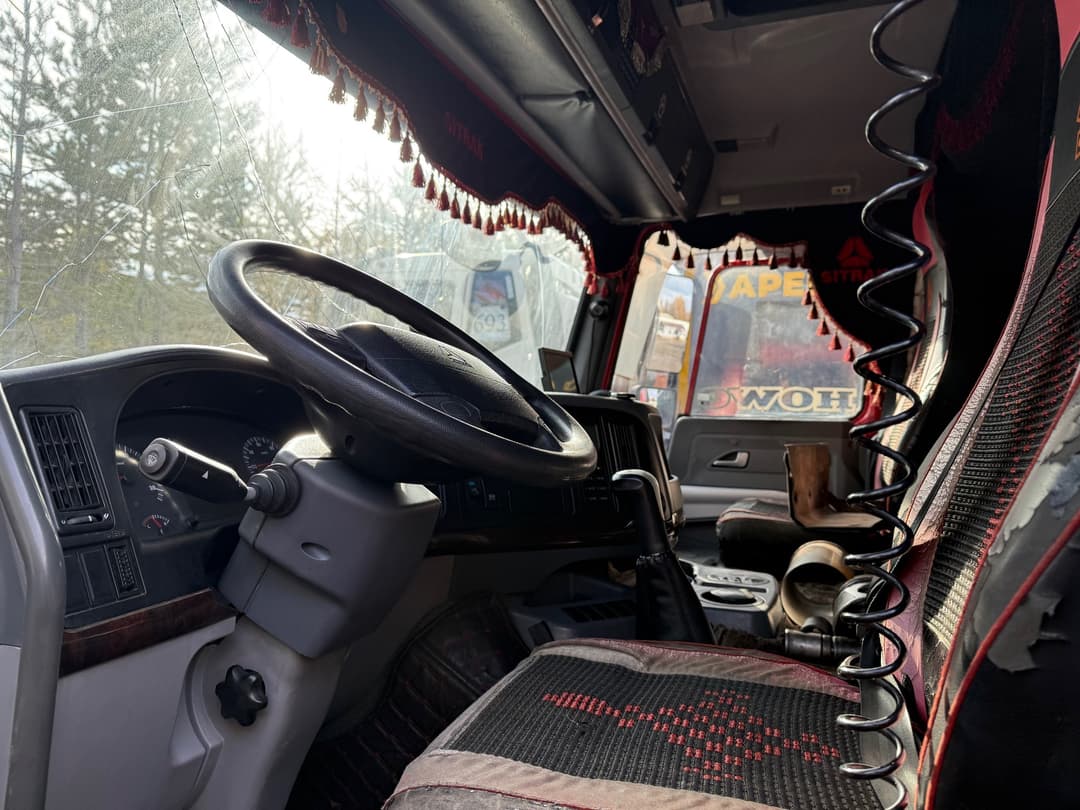 Howo ZZ* 6x4 Самосвал - 6