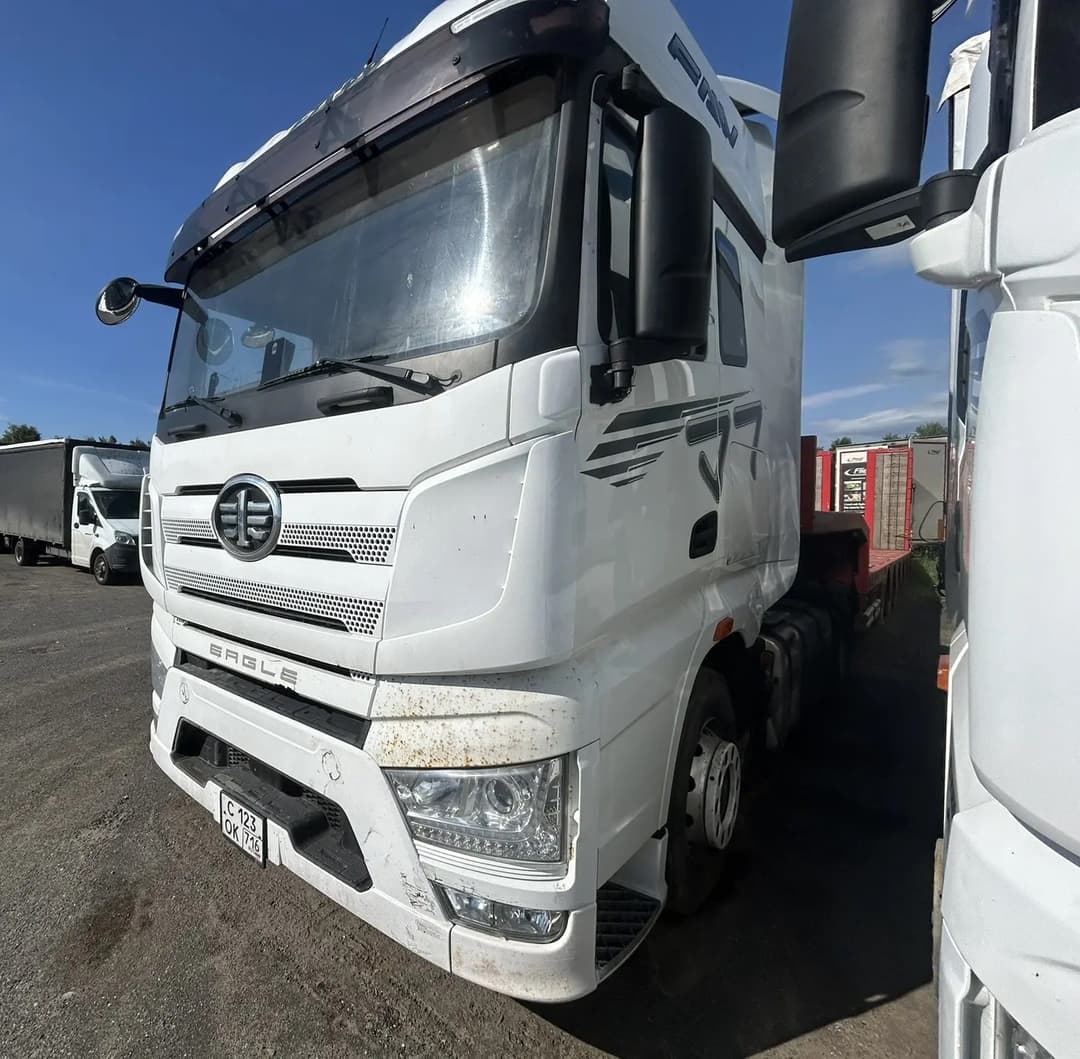 FAW J7 4x2 Седельный тягач - 1