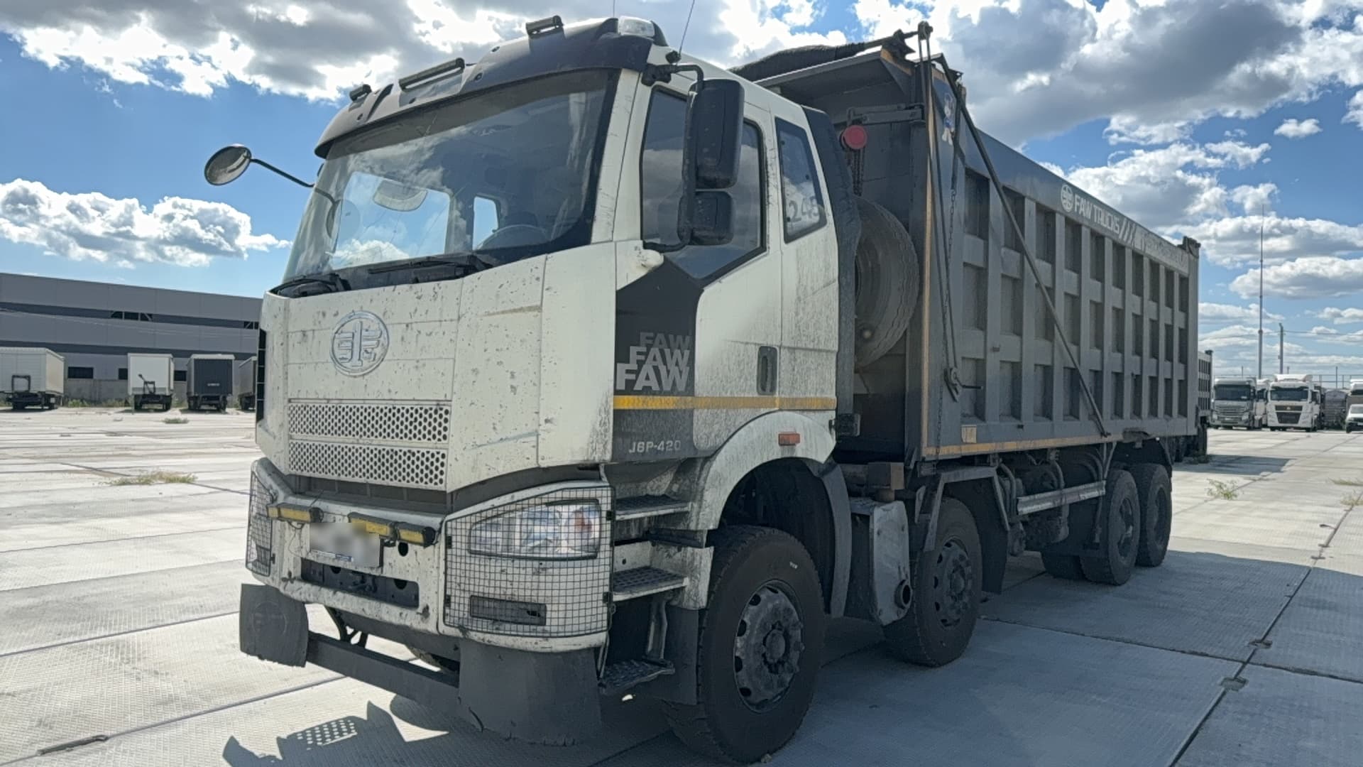 FAW J6 8x4 Самосвал - 1