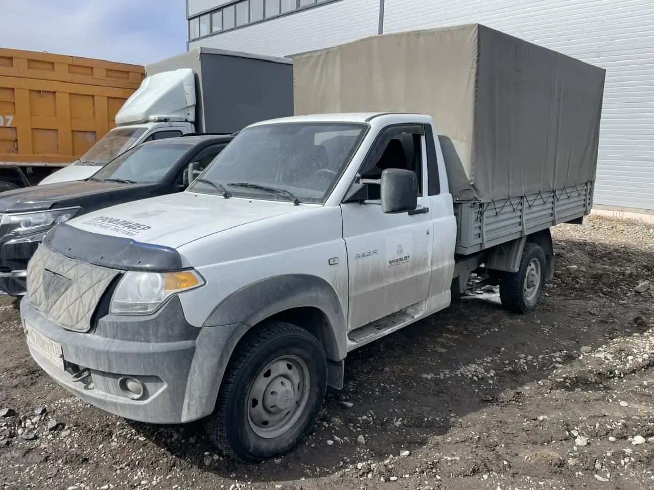 UAZ Profi - 1