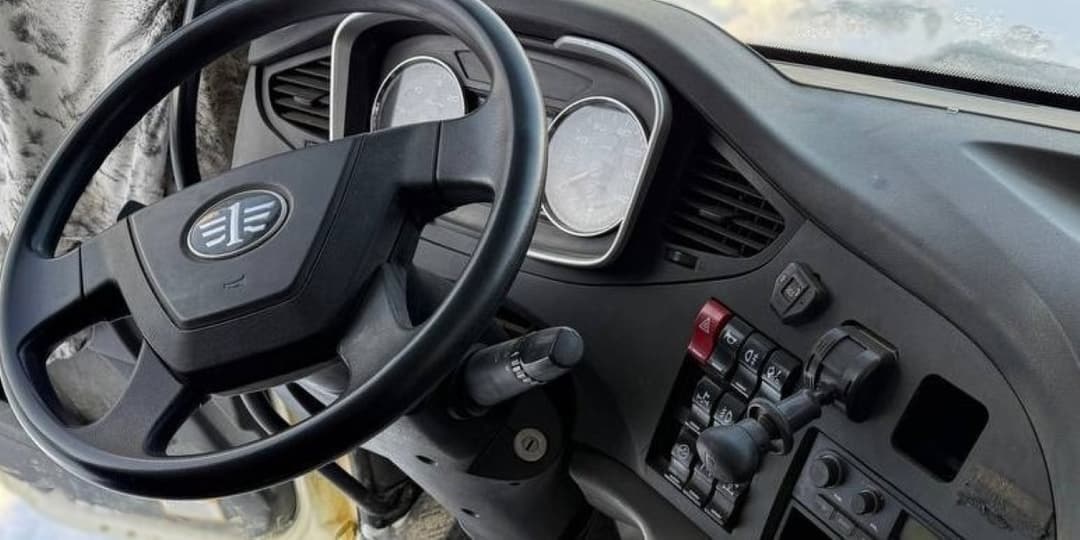 FAW CA 3310 8x4 Самосвал - 5