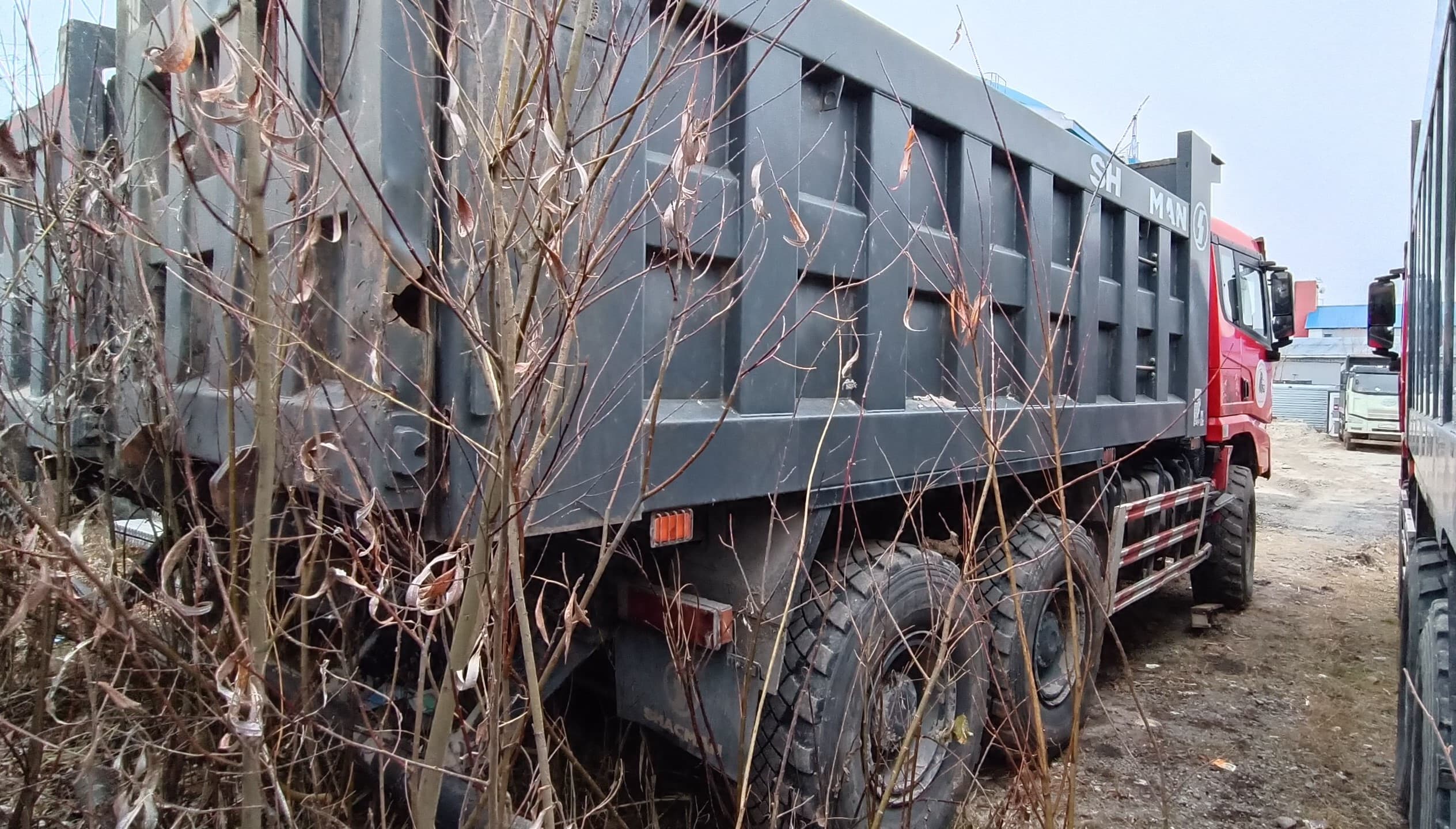 Shacman (Shaanxi) SX* 6x6 Самосвал - 3