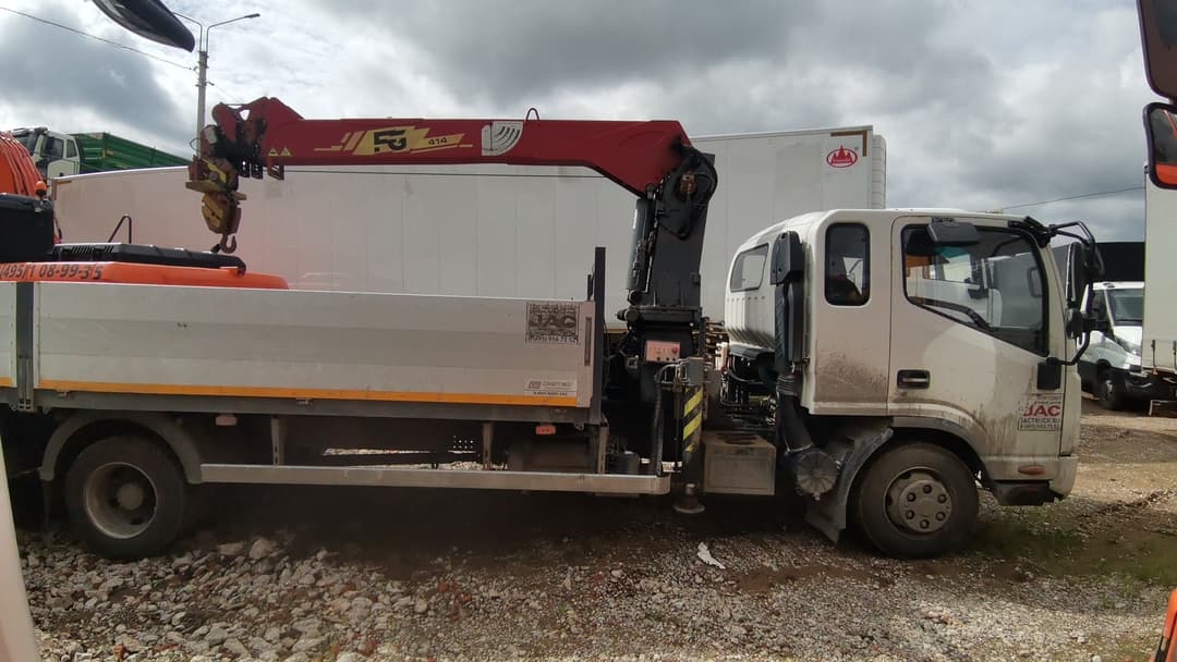 Jac SMA* на шасси JAC N90 4x2 Бортовой с КМУ - 3
