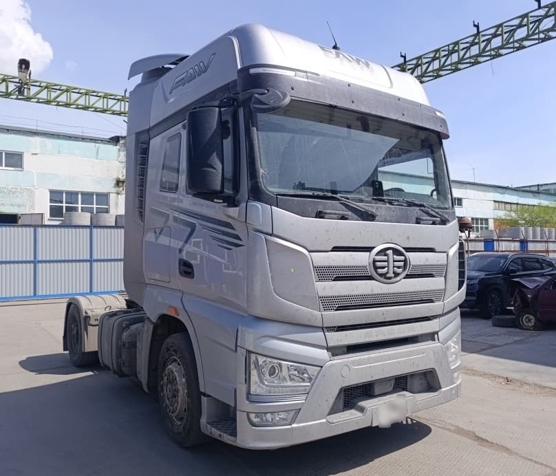 FAW J7 4x2 Седельный тягач - 2