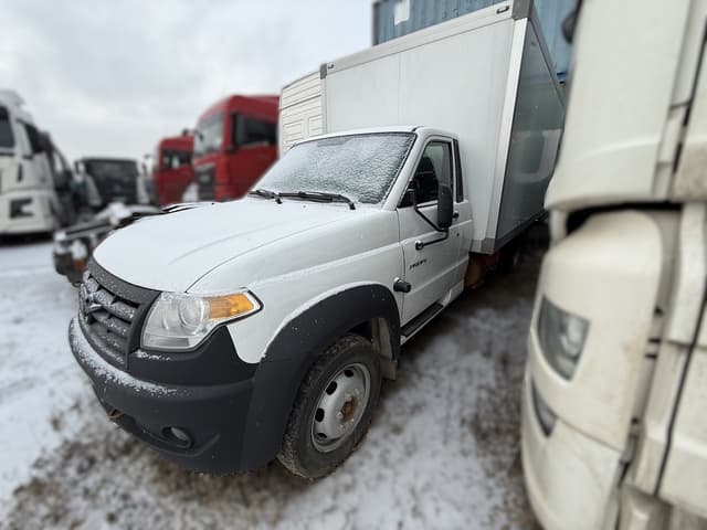UAZ Profi - 1