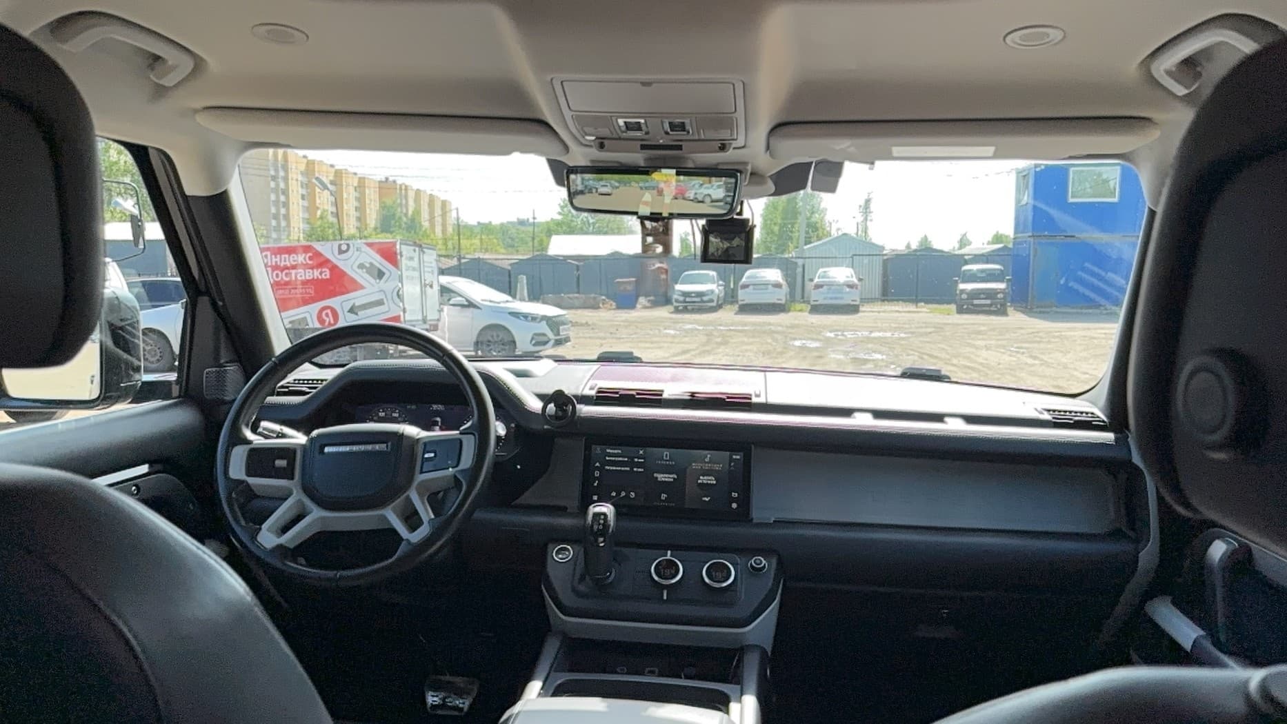 Land Rover Defender 110 - 5