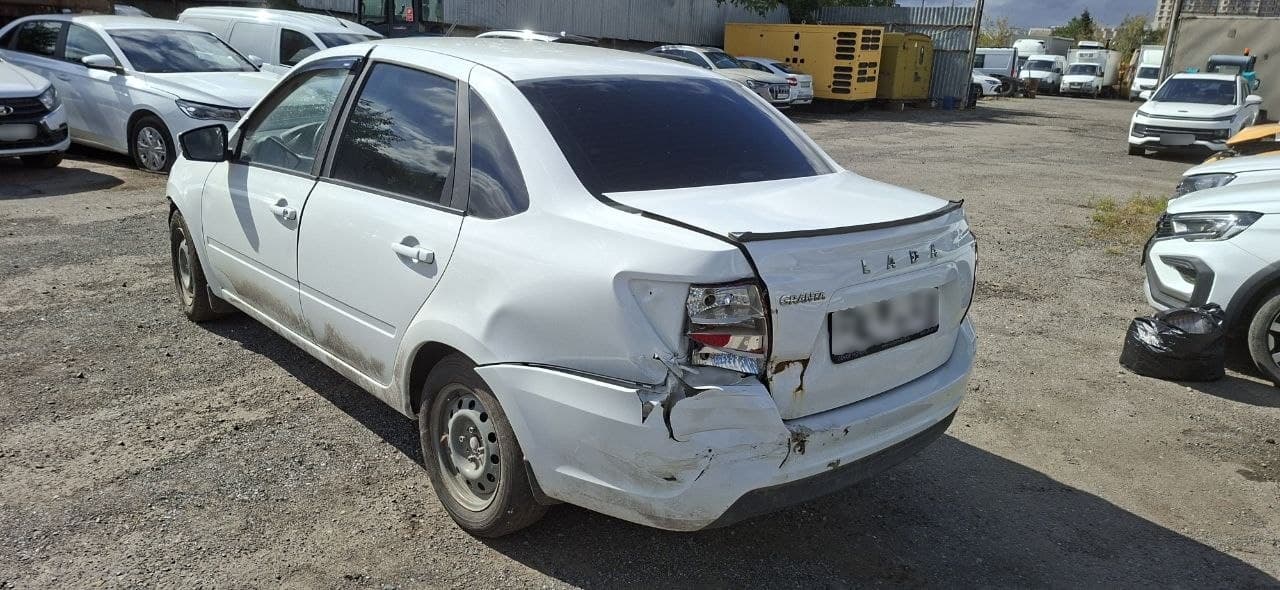 Lada Granta седан - 4