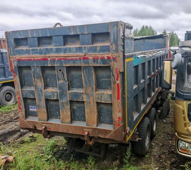 Howo ZZ* 8x4 Самосвал - 3