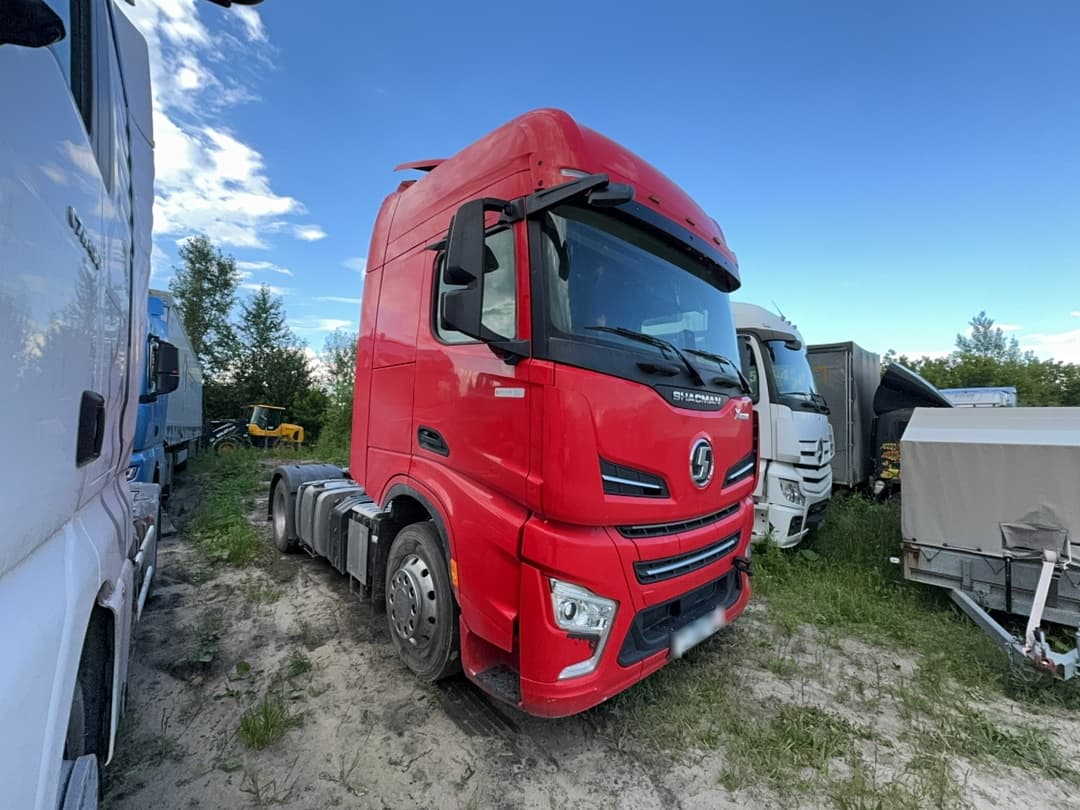 Shacman (Shaanxi) SX* 4x2 Седельный тягач - 2