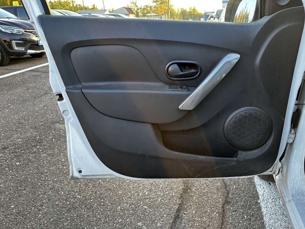 Renault Logan II - 8