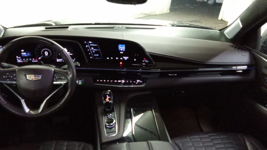 Cadillac Escalade - 5