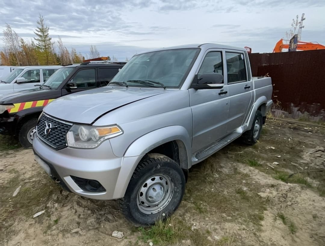 UAZ Pickup - 1