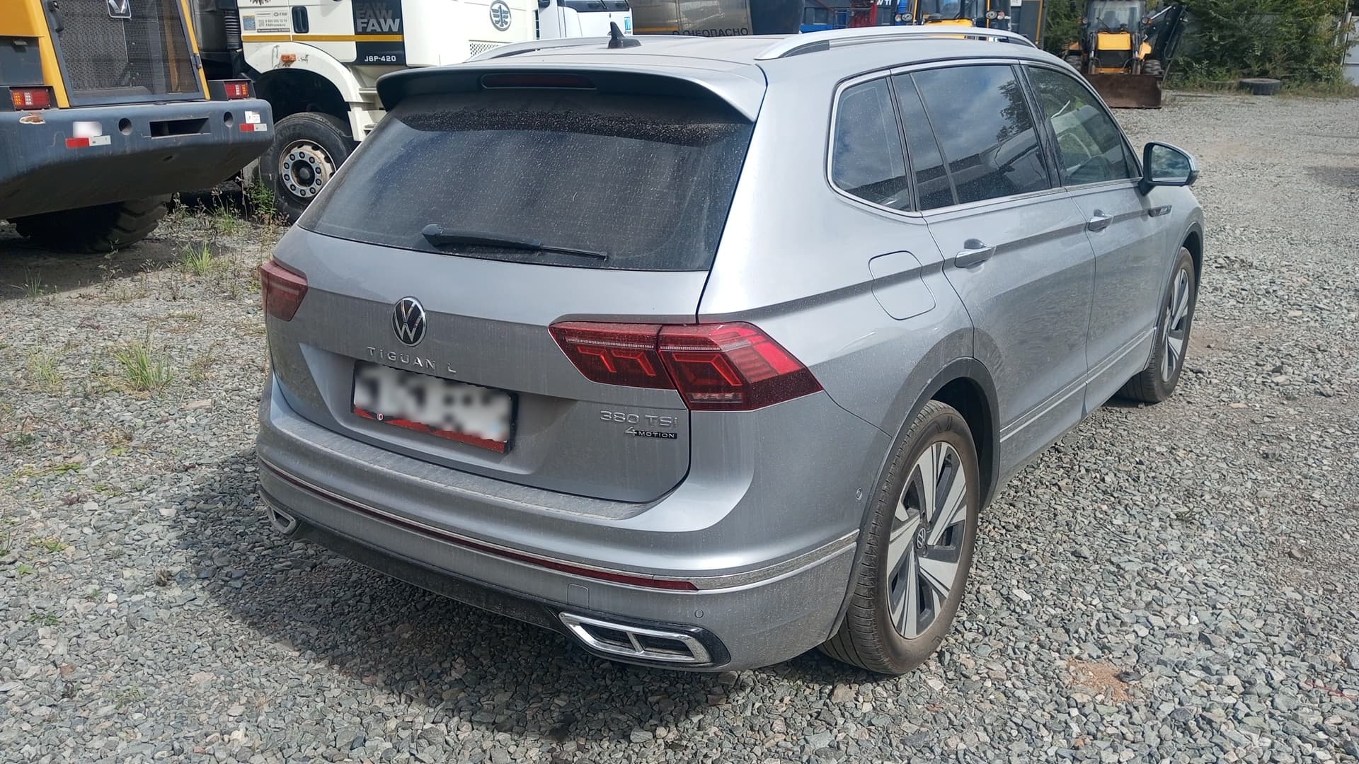 Volkswagen Tiguan L - 3