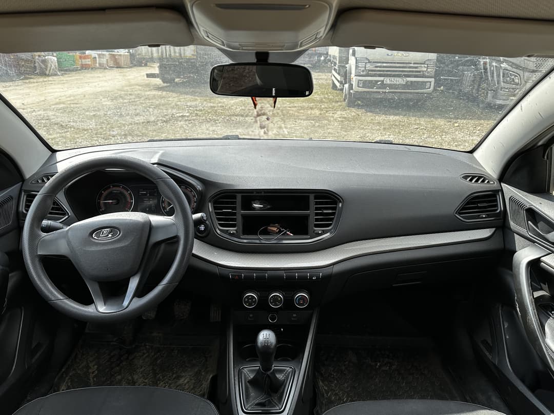 Lada Vesta седан - 4