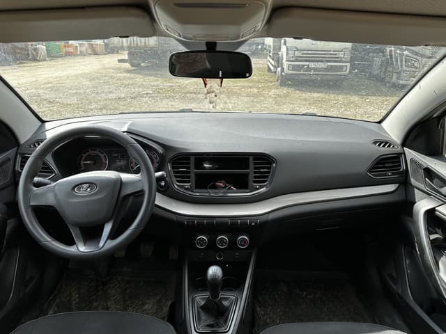 Lada Vesta седан - 4