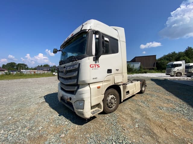 Foton AUMAN 4x2 Седельный тягач - 1