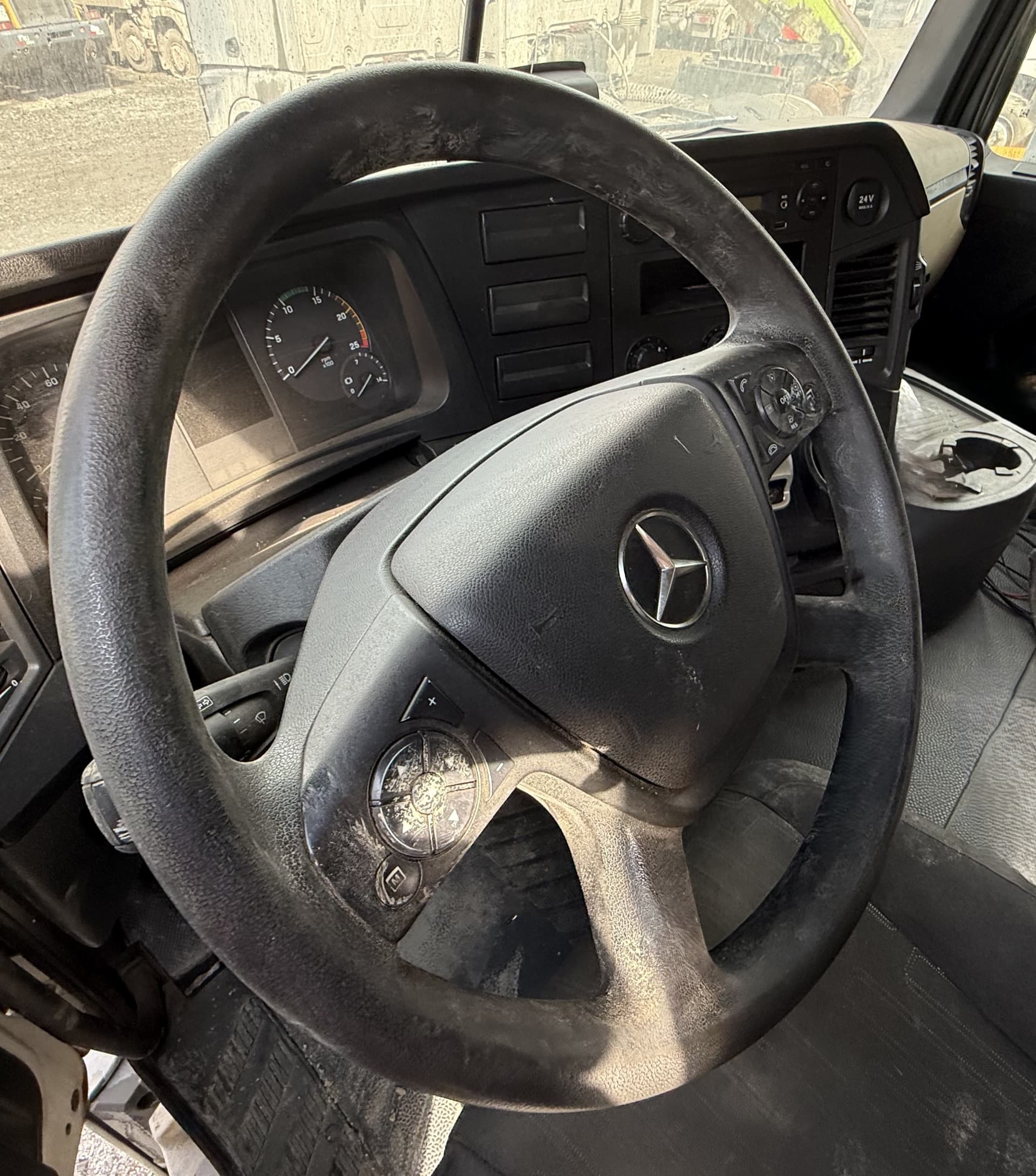Mercedes-Benz Actros 6x4 Седельный тягач - 5