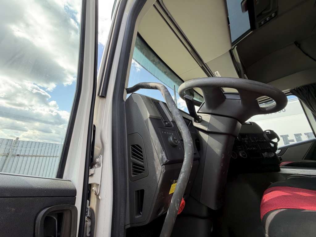 Volvo FM 6x2 Седельный тягач - 6