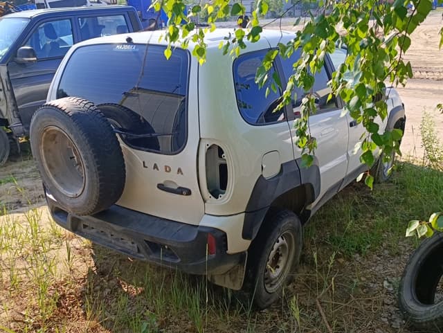 Lada Niva Travel - 3