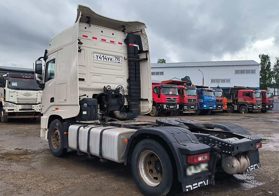 Dongfeng DFH 4x2 Седельный тягач - 4