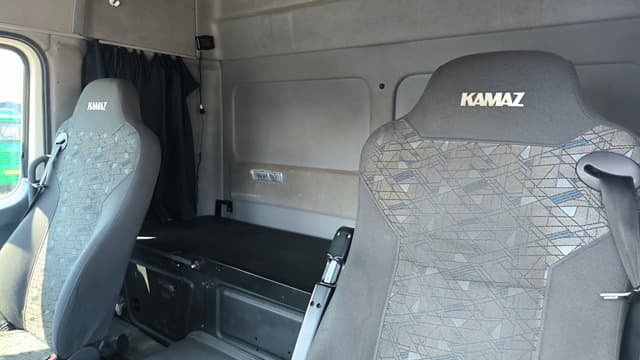 Камаз M1840 4x2 Седельный тягач - 7